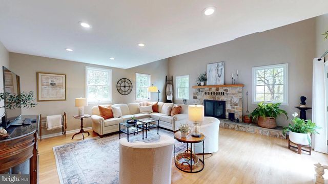 21539 OATLANDS RD, Aldie, VA 20105