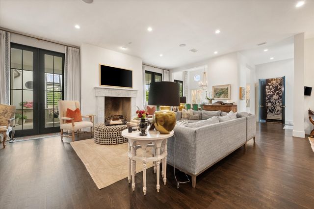 3824 Bishops Flower Road, Fort Worth, TX 76109