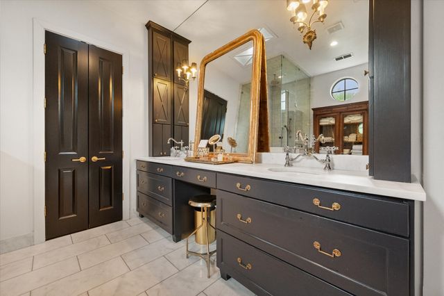3824 Bishops Flower Road, Fort Worth, TX 76109