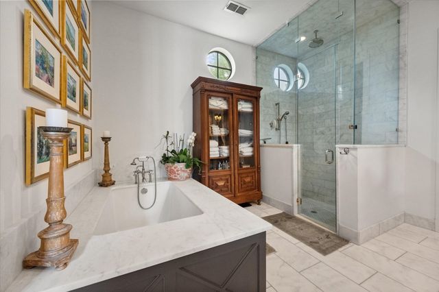 3824 Bishops Flower Road, Fort Worth, TX 76109