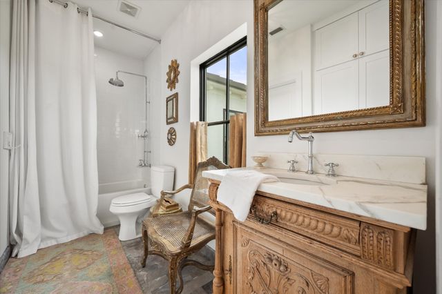 3824 Bishops Flower Road, Fort Worth, TX 76109