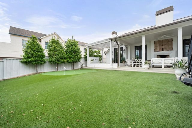 3824 Bishops Flower Road, Fort Worth, TX 76109