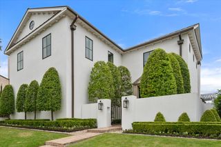 3824 Bishops Flower Road, Fort Worth, TX 76109