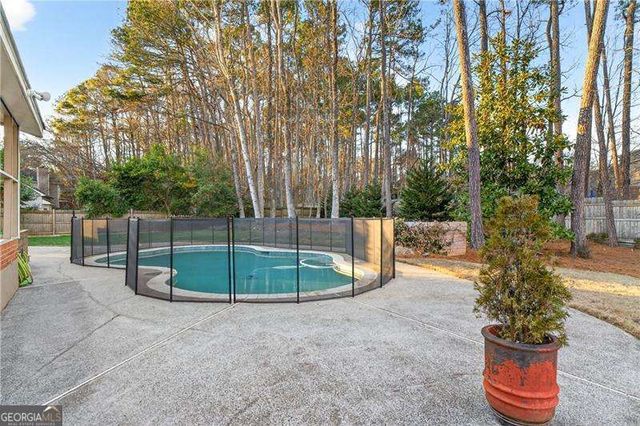 140 Derby Forest Court, Roswell, GA 30076