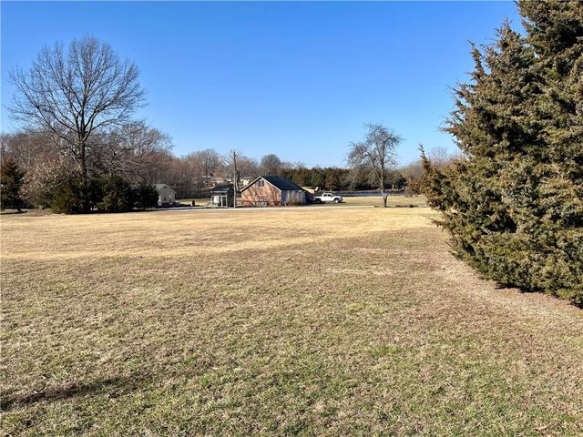 19310 Metcalf Avenue, Stilwell, KS 66085