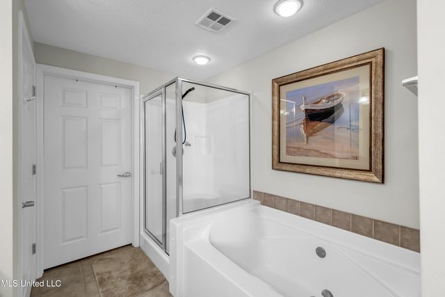 2228 Beach Drive, 508, Gulfport, MS 39507