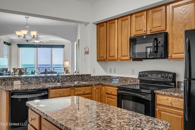 2228 Beach Drive, 508, Gulfport, MS 39507