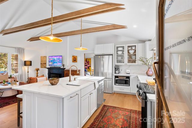 112 Pearson Drive, Asheville, NC 28801