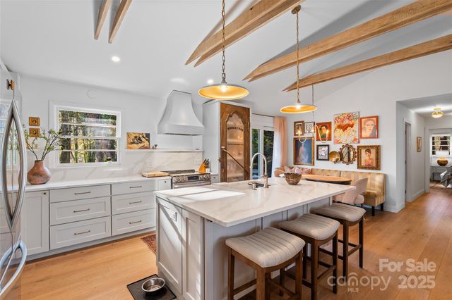 112 Pearson Drive, Asheville, NC 28801