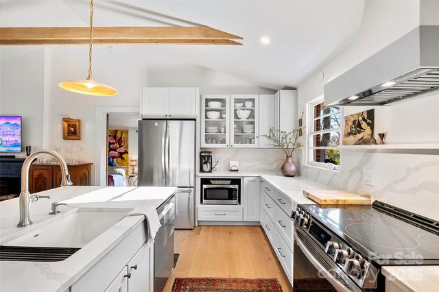 112 Pearson Drive, Asheville, NC 28801