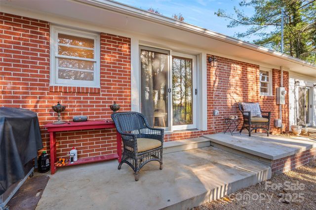 112 Pearson Drive, Asheville, NC 28801