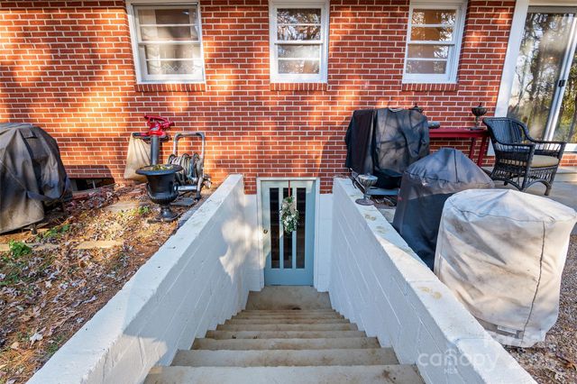 112 Pearson Drive, Asheville, NC 28801