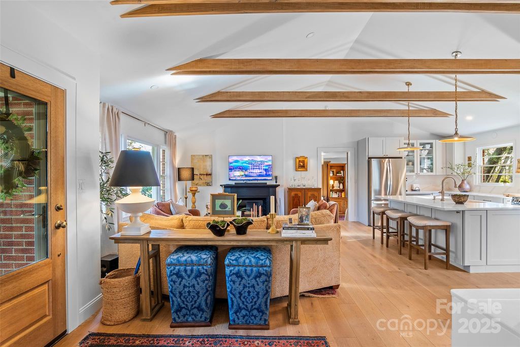 112 Pearson Drive, Asheville, NC 28801