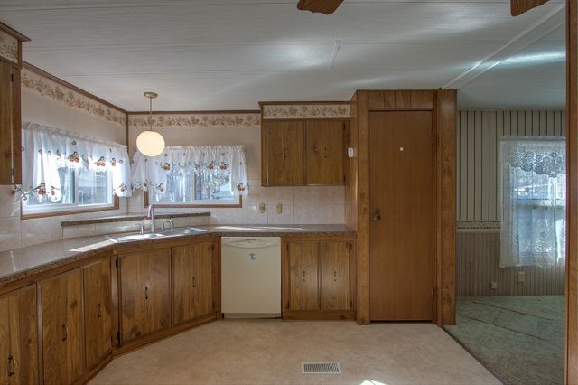 2150 Red Pine Drive, Cambridge, MN 55008