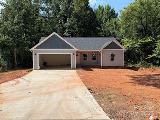 613 3rd Street Place SW, Conover, NC 28613