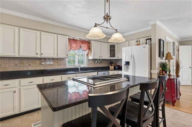 5121 Shenstone DR, Virginia Beach, VA 23455