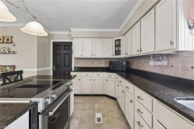 5121 Shenstone DR, Virginia Beach, VA 23455