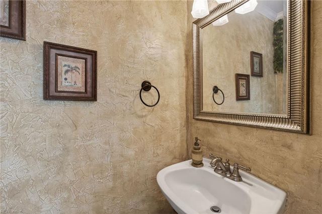 5121 Shenstone DR, Virginia Beach, VA 23455