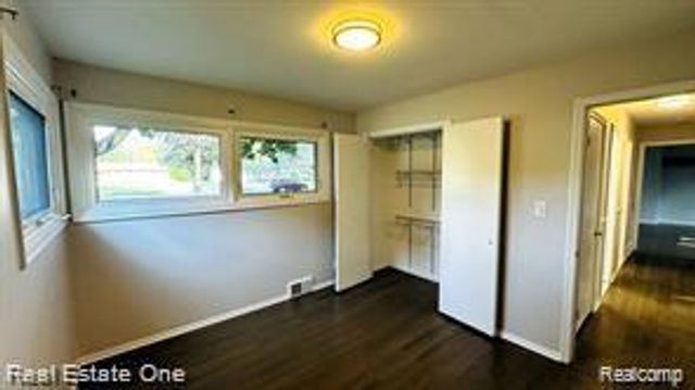 32305 Shrewsbury Street, Farmington Hills, MI 48334