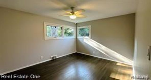 32305 Shrewsbury Street, Farmington Hills, MI 48334