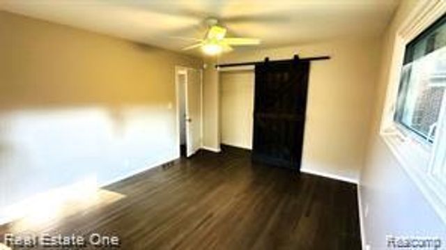32305 Shrewsbury Street, Farmington Hills, MI 48334