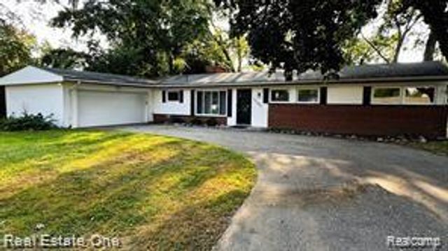 32305 Shrewsbury Street, Farmington Hills, MI 48334