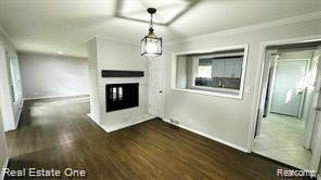 32305 Shrewsbury Street, Farmington Hills, MI 48334