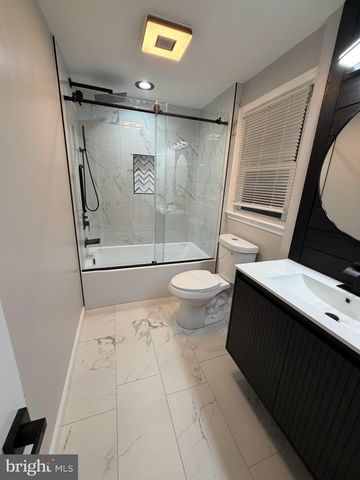 1 S INDEPENDENCE BLVD, New Castle, DE 19720