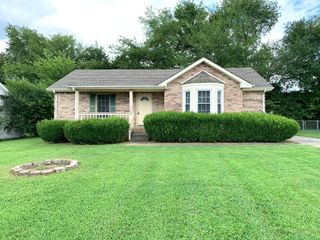 268 Moncrest Dr, Clarksville, TN 37042
