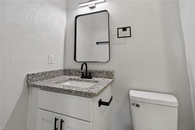 3728 Cardinal LN, Portsmouth, VA 23703