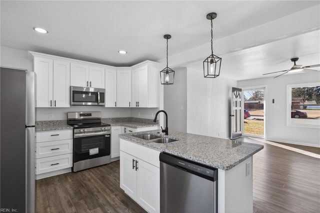 3728 Cardinal LN, Portsmouth, VA 23703