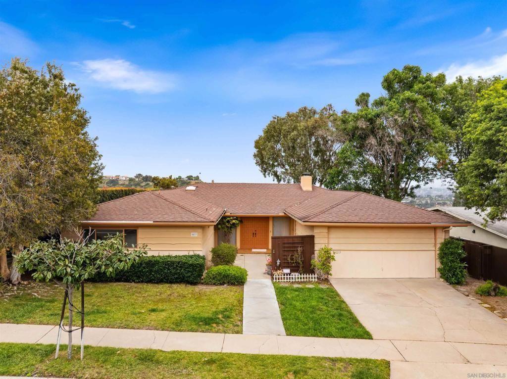 Image 2 of property listing at 5877 Soledad Mountain Road, La Jolla, CA 92037