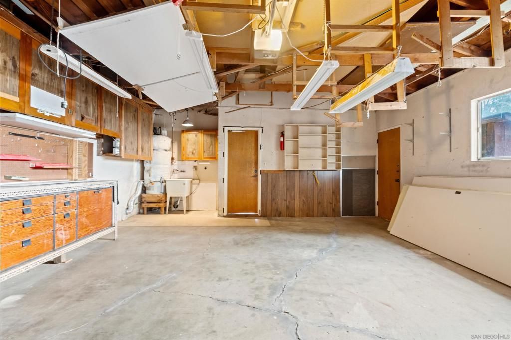 Image 25 of property listing at 5877 Soledad Mountain Road, La Jolla, CA 92037