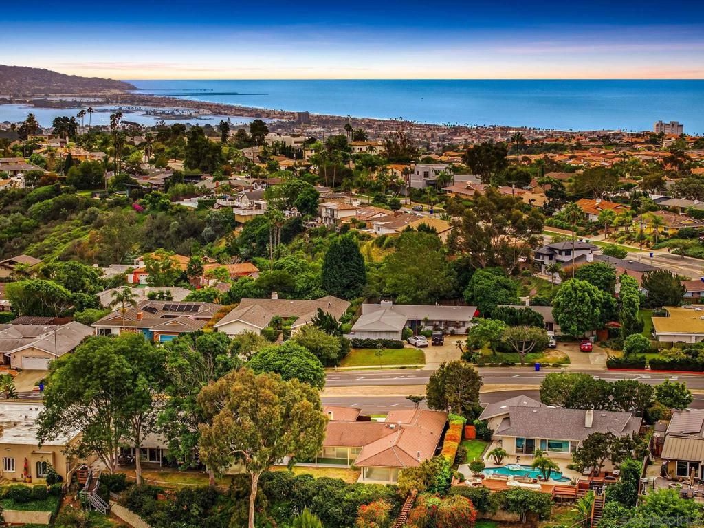 Image 30 of property listing at 5877 Soledad Mountain Road, La Jolla, CA 92037