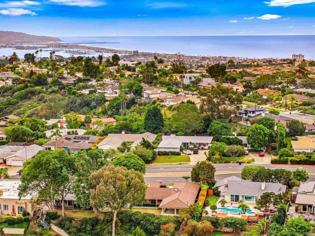 Image 33 of property listing at 5877 Soledad Mountain Road, La Jolla, CA 92037