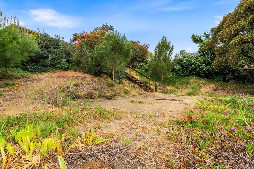 Image 7 of property listing at 5877 Soledad Mountain Road, La Jolla, CA 92037