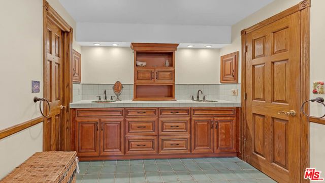 1242 Angelo Drive, Beverly Hills, CA 90210