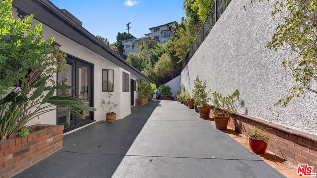 1242 Angelo Drive, Beverly Hills, CA 90210