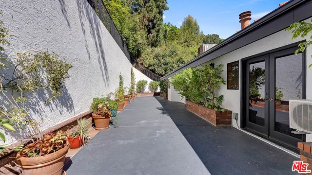 1242 Angelo Drive, Beverly Hills, CA 90210