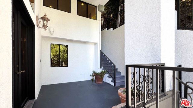 1242 Angelo Drive, Beverly Hills, CA 90210
