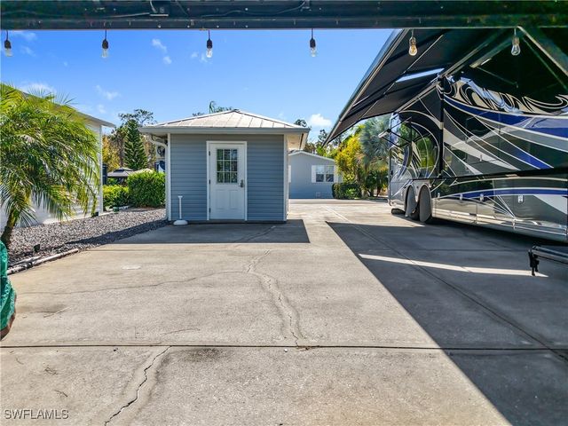 5934 Brightwood DR, Fort Myers, FL 33905