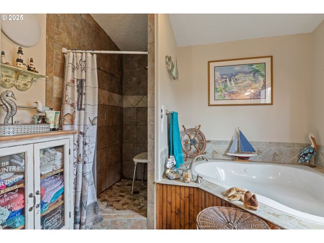 1907 W DUKE Rd, Sutherlin, OR 97479