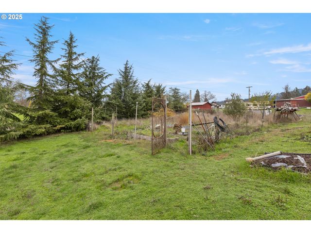 1907 W DUKE Rd, Sutherlin, OR 97479
