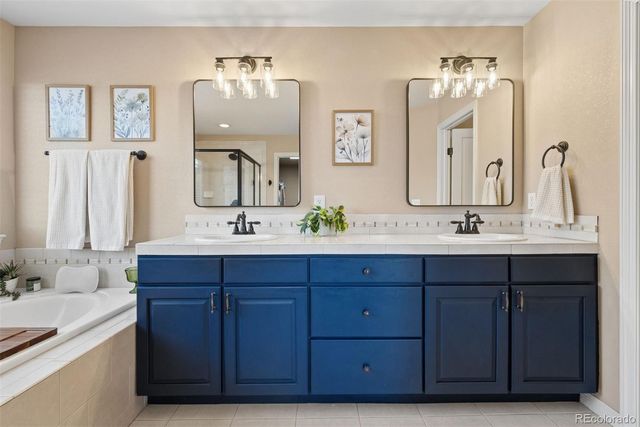 7141 S Elk Court, Aurora, CO 80016