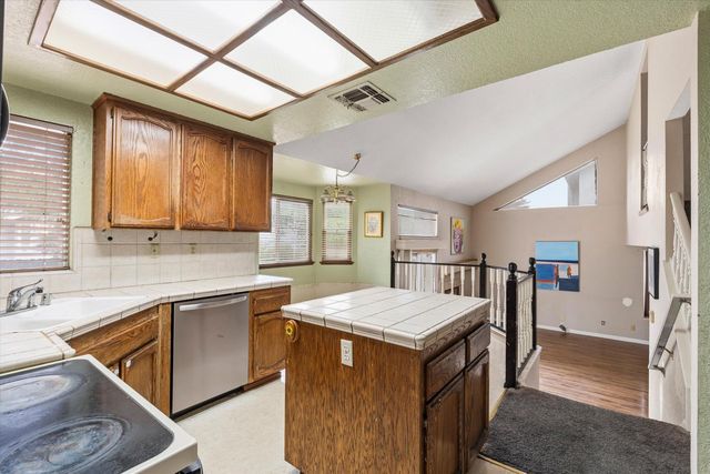 8536 Cord Way, Sacramento, CA 95828