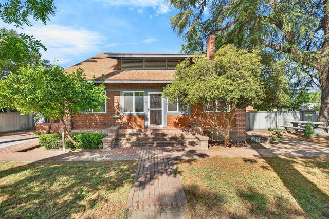 751 S 3rd Street, Kerman, CA 93630
