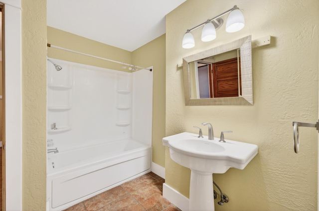 751 S 3rd Street, Kerman, CA 93630