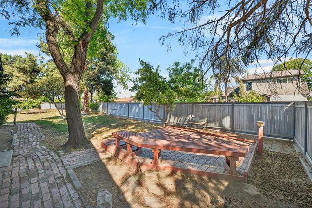 751 S 3rd Street, Kerman, CA 93630