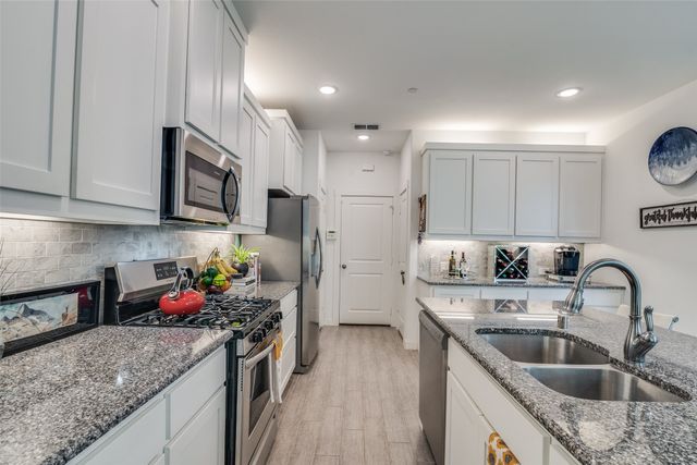 2724 N Splendor Drive, Little Elm, TX 75068