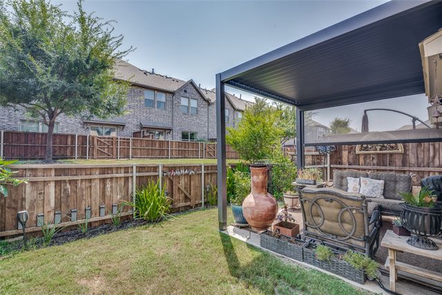 2724 N Splendor Drive, Little Elm, TX 75068